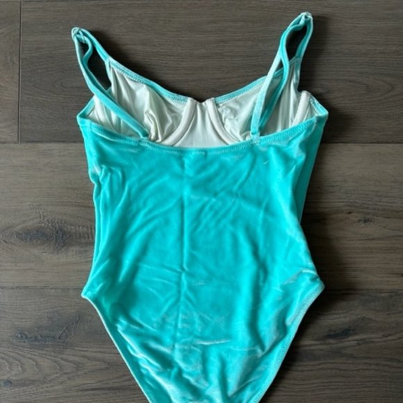 SOLID & STRIPED WOMENS ONE PIECE SWIMSUIT - Picture 3 of 3